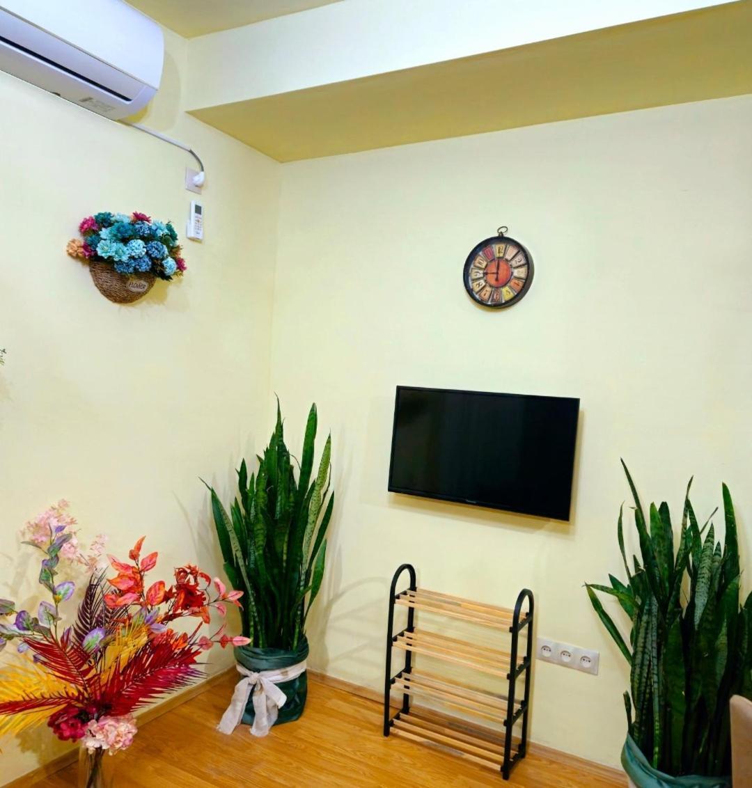 Apartment In The Old District 트빌리시 외부 사진