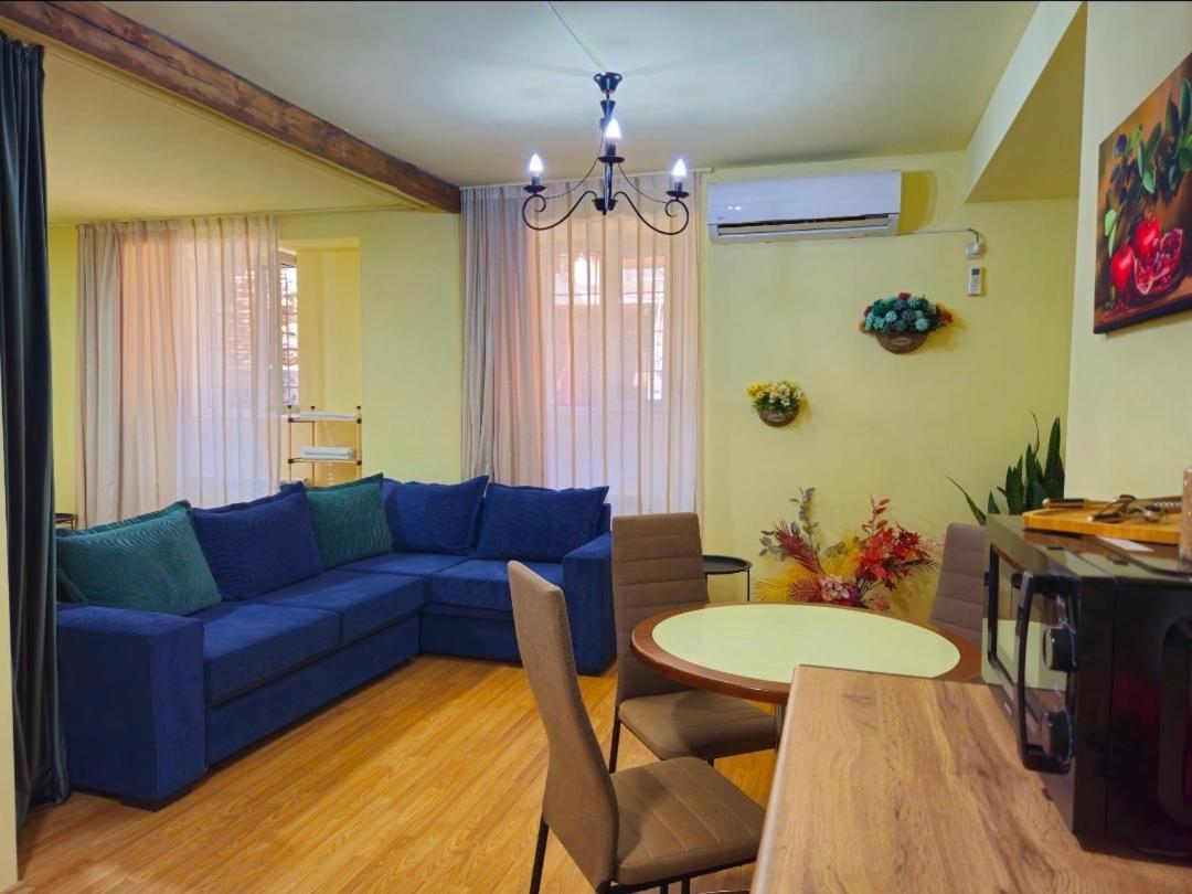 Apartment In The Old District 트빌리시 외부 사진