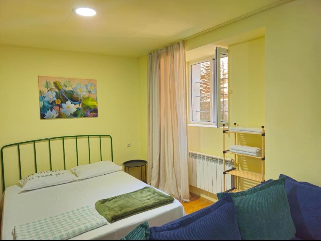 Apartment In The Old District 트빌리시 외부 사진