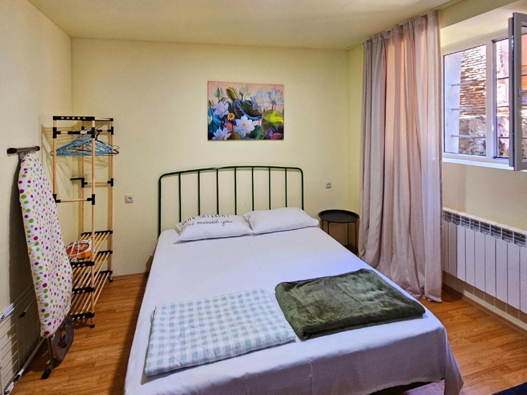 Apartment In The Old District 트빌리시 외부 사진